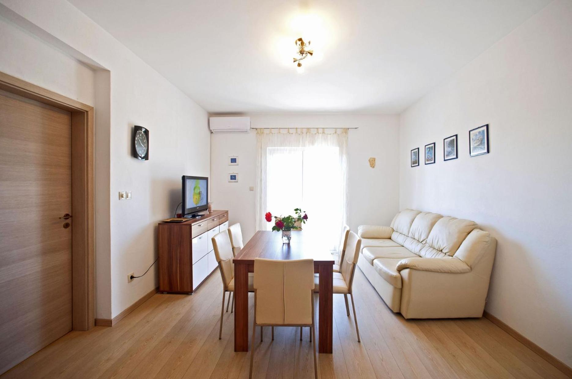 Apartments With A Parking Space Gornje Selo, Solta - 15545 Grohote Room photo