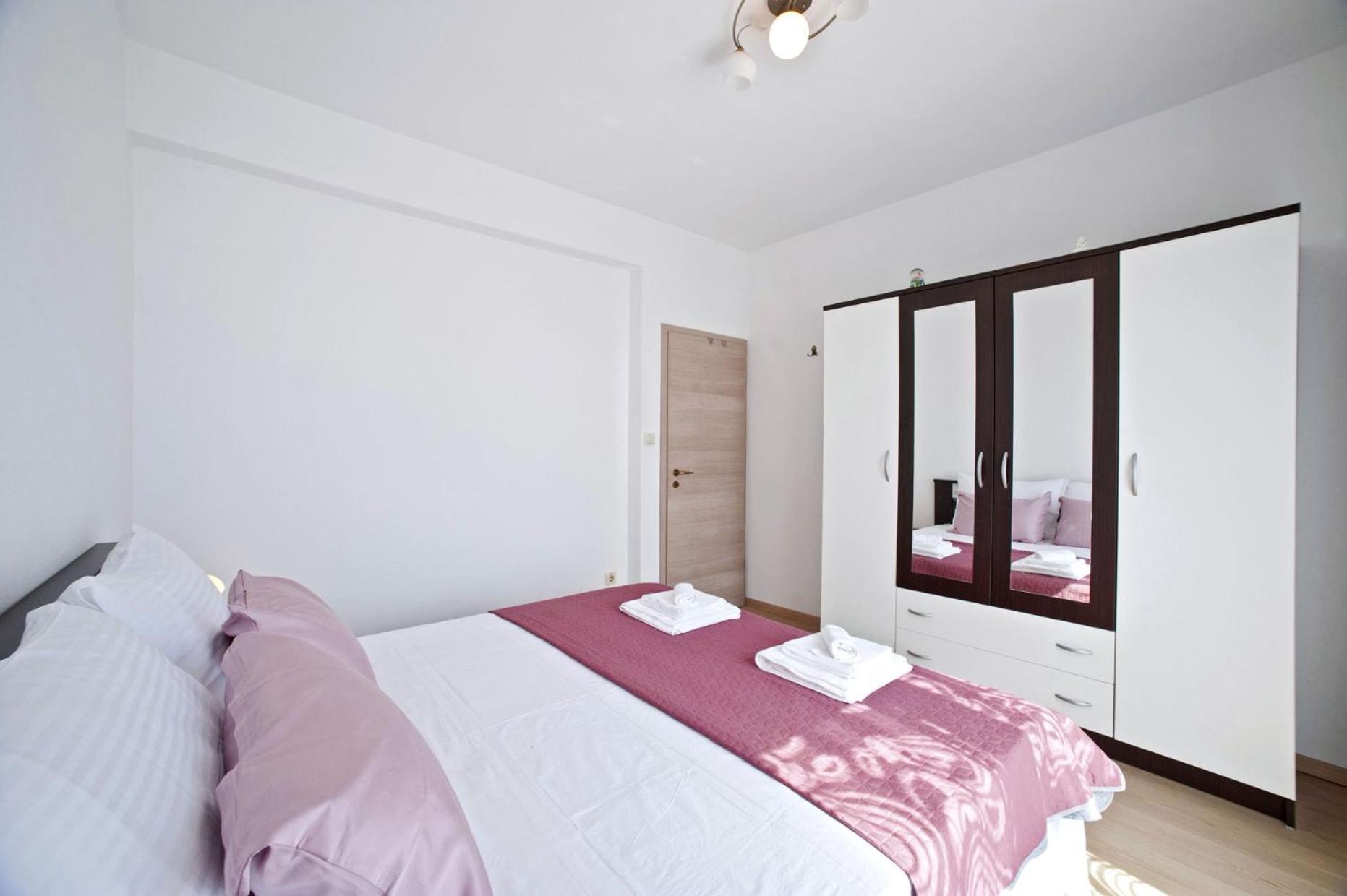 Apartments With A Parking Space Gornje Selo, Solta - 15545 Grohote Room photo